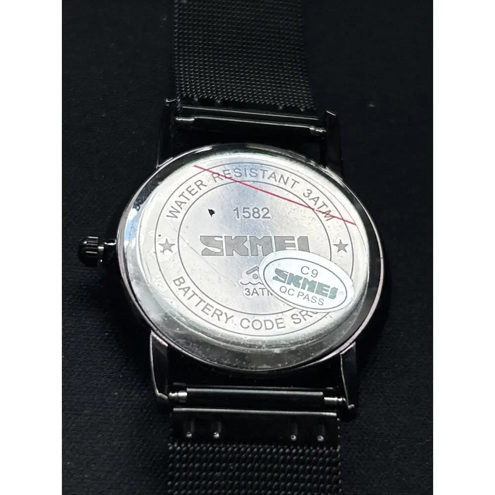 Skmei Color Changing Dial Quartz Watch